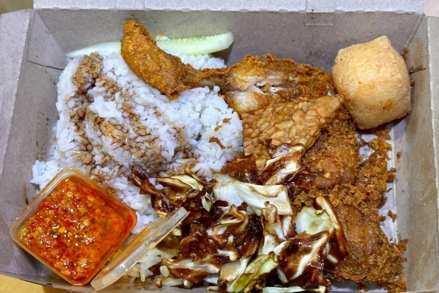Nasi Ayam Gepuk Crispy